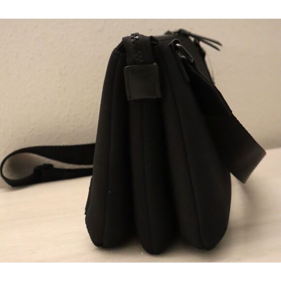 DKNY R41EDW14 Women's Black Tilly Medium Triple Compartment Crossbody Bag - Picture 11 of 16